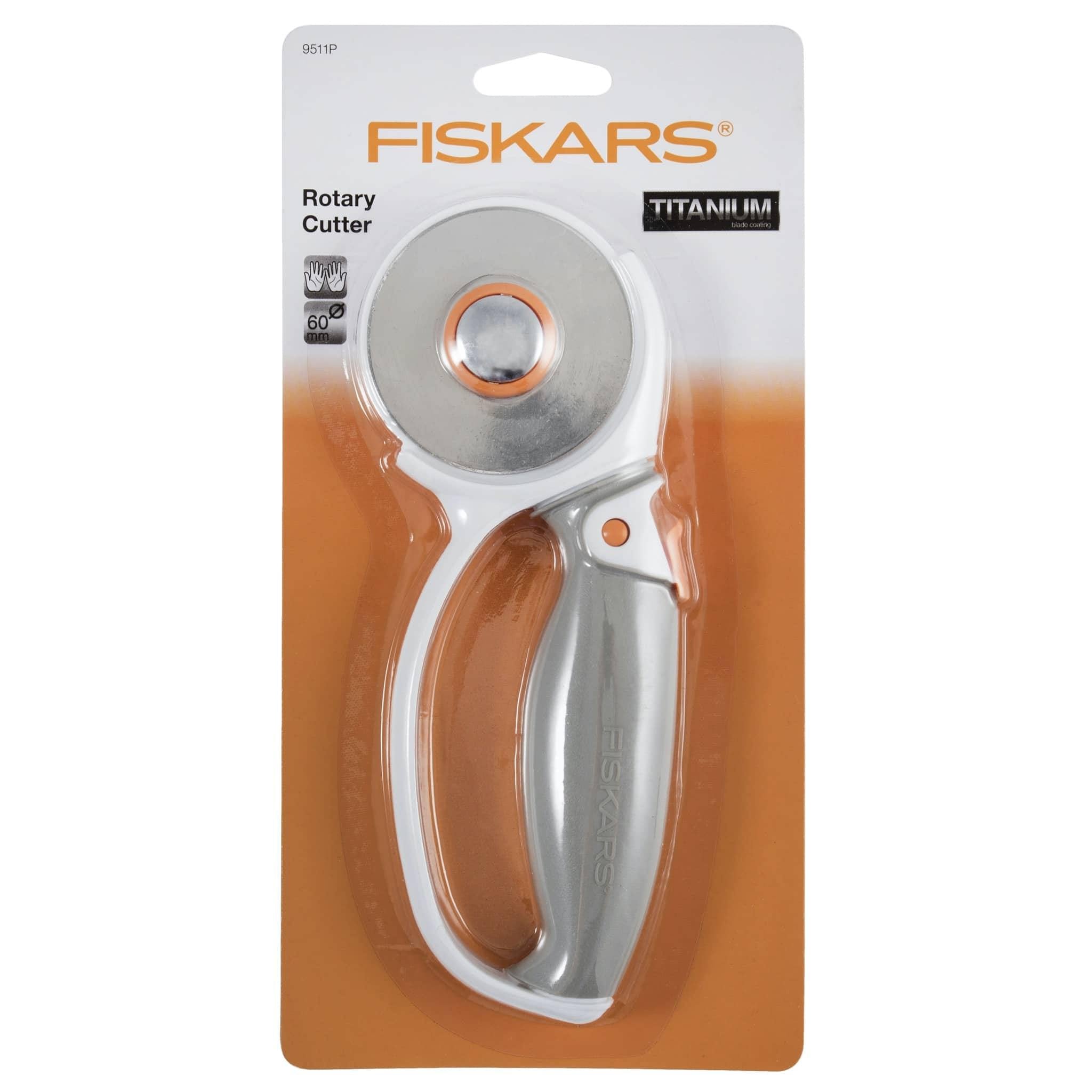 Fiskars Loop Easy Blade Change Titanium Rotary Cutter (45mm) - Woolshop.co.uk